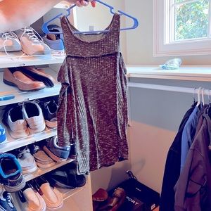 Cute off the shoulder maternity long sleeve green size MED